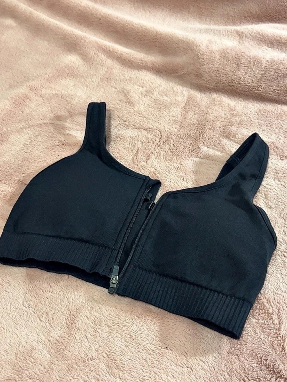 Women’s Best front zip sports bra- size small